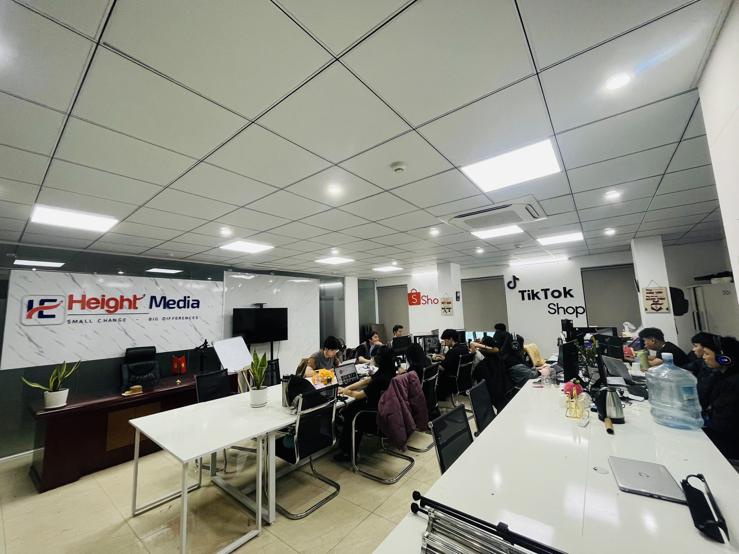 Gia nhập Height: Tuyển 2 kinh doanh TP.HCM và 1 vận hành sàn Hà Nội